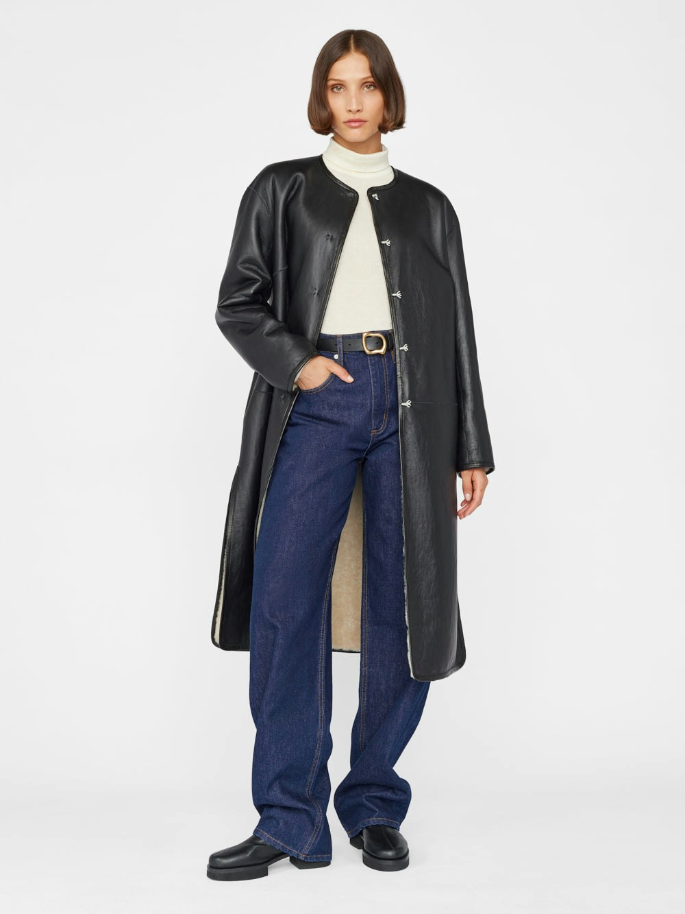 coat front view alt:hover